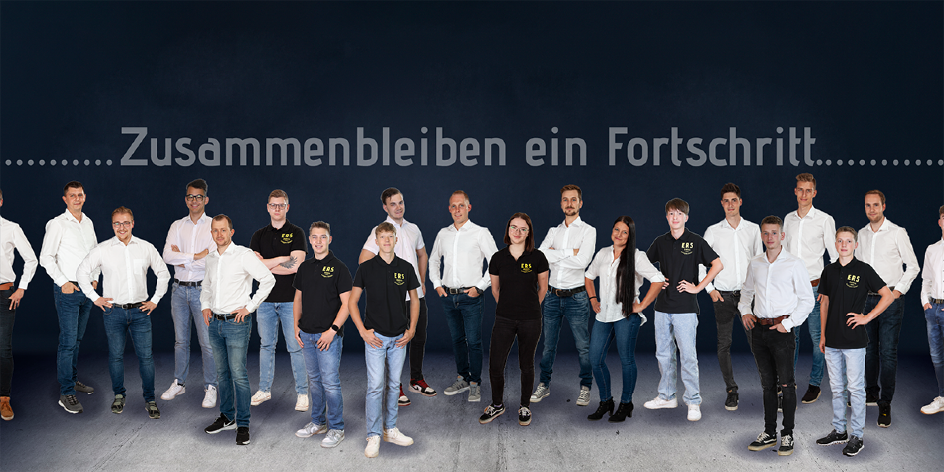 ERS Mitarbeiter Teamfoto| Spruch: Zusammenarbeiten ist ein Erfolg